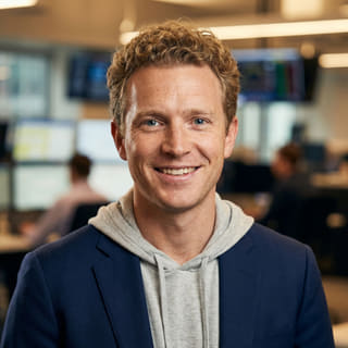 Ryan Brooks, als leitender Handelsanalyst bei TivorFin tätig